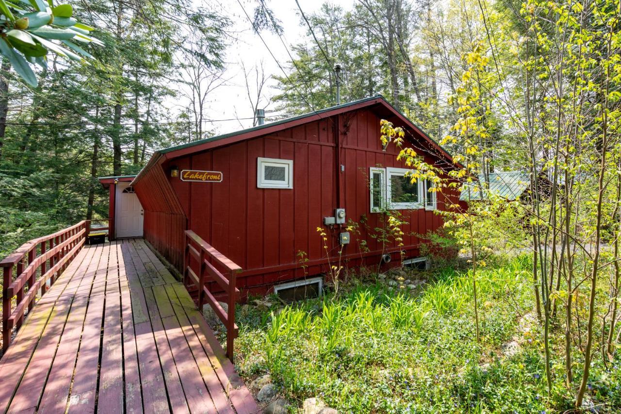 Hide-A-Way Waterfront Cottages Lake Luzerne Exterior foto