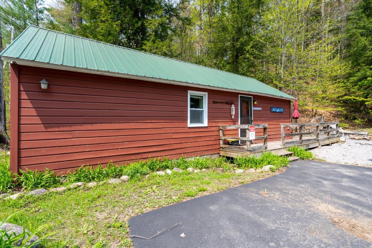 Hide-A-Way Waterfront Cottages Lake Luzerne Exterior foto