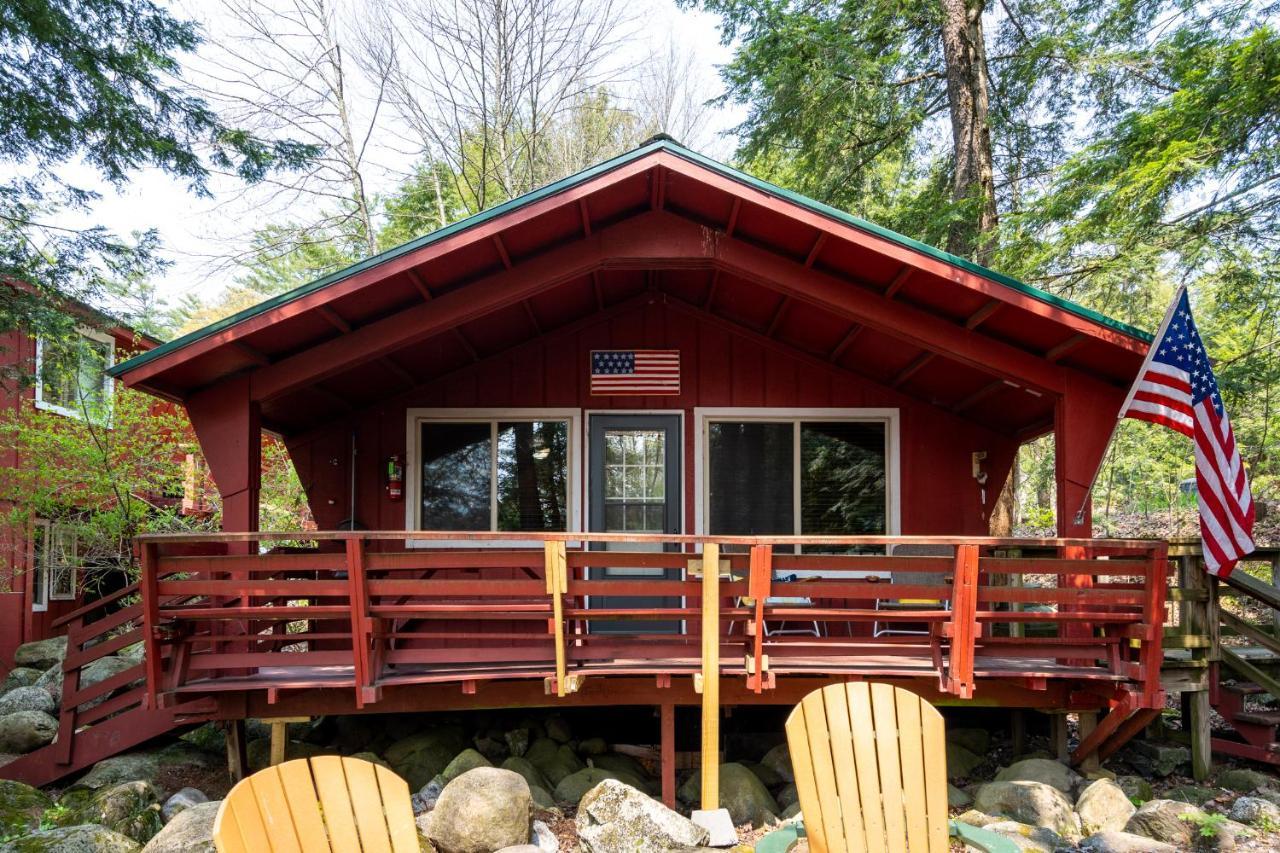 Hide-A-Way Waterfront Cottages Lake Luzerne Exterior foto